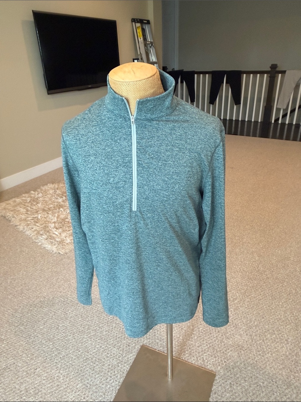 Lululemon soft jersey half zip, EUC, Large, heather mint